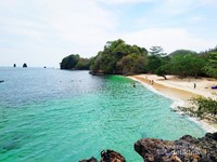Pantai Tiga Warna, Sumbermanjing Wetan Malang Pantai Tiga Warna, Sumbermanjing Wetan Malang