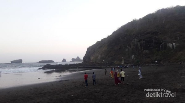 2 Pantai Cantik Yang Wajib Dikunjungi Di Jember