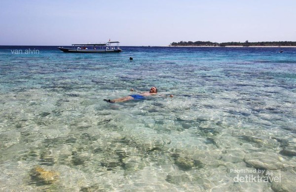 Pantai Ini Nggak Kalah Sama Maldives