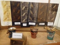 Contoh kain dalam proses tahapan membatik Contoh kain dalam proses tahapan membatik