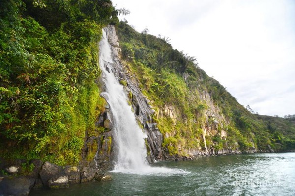 101+ Gambar Air Terjun Mengalir Terbaik 101+ Gambar Air Terjun Mengalir Terbaik