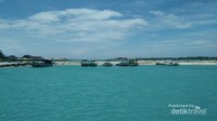 Pemandangan laut dari dermaga Pulau Harapan Pemandangan laut dari dermaga Pulau Harapan