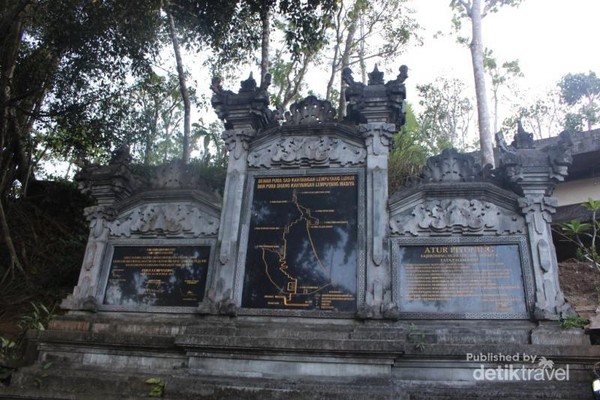 Foto Gerbang  Surga  dari Bali 