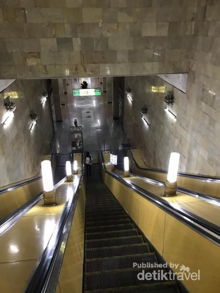 Stasiun Metro Tashkent yang desain nya Klasik