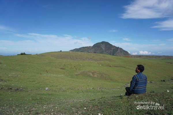 Unduh 400 Koleksi Gambar Gunung Lakaan  