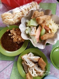 Rujak Manis Ananas Pak Bejo Rujak Manis Ananas Pak Bejo
