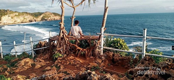 Oh Pantai Drini Kamu Bikin Kangen