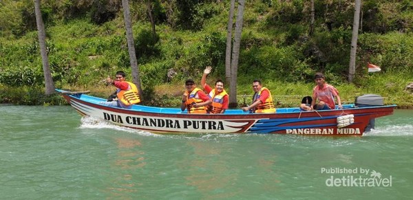 Satu Lagi Pantai Cantik Di Pacitan Buat Kamu