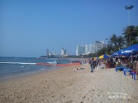 suasana di pantai pattaya suasana di pantai pattaya