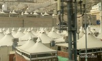 Tenda ini dipasang permanen dan tidak dibongkar walaupun musim haji sudah usai. Tenda ini dipasang permanen dan tidak dibongkar walaupun musim haji sudah usai.
