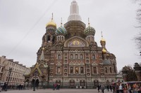 Church of Savior on Spilled Blood terletak di sisi kanal Griboedova Church of Savior on Spilled Blood terletak di sisi kanal Griboedova