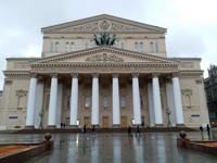 Gedung Bolshoi teater tampak dari depan Gedung Bolshoi teater tampak dari depan