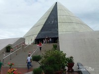 Monumen Jogja Kembali atau Monjali Monumen Jogja Kembali atau Monjali