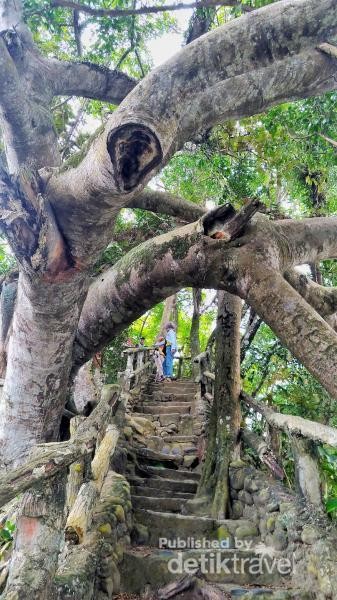 Pantai Karang Blong, Tempat Wisata Eksotis di Anyer