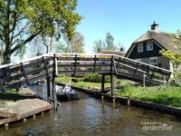 Desa Giethoorn di Belanda Desa Giethoorn di Belanda