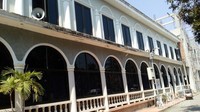Bagian luar masjid, sebagiannya sedang direnovasi Bagian luar masjid, sebagiannya sedang direnovasi