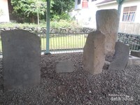 Tepat disisi jalan menuju ke istana Pagaruyung, Sumatera Barat terdapat Situs Pagaruyung Tepat disisi jalan menuju ke istana Pagaruyung, Sumatera Barat terdapat Situs Pagaruyung