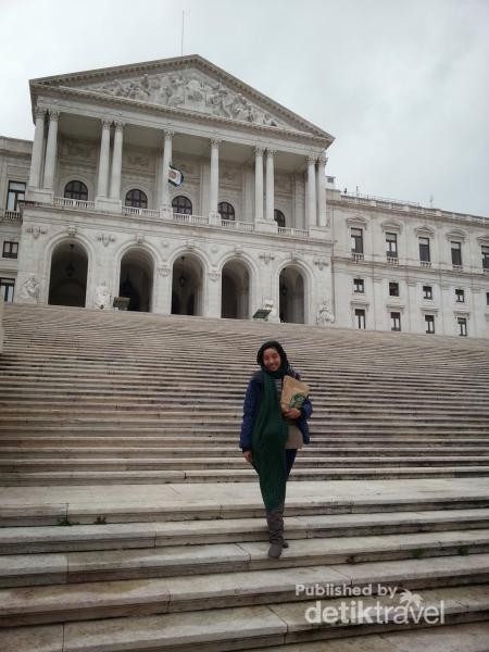 Mirip istana, bukan? Mirip istana, bukan?