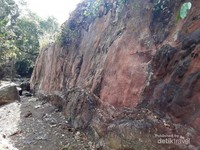 Watu Kelir Ikon Geopark karangsambung-Karang Bolong kebumen Jawa Tengah Watu Kelir Ikon Geopark karangsambung-Karang Bolong kebumen Jawa Tengah