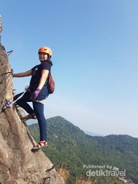 Jalur vertikal climbing ferata gunung parang Jalur vertikal climbing ferata gunung parang