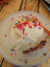 Es cendol Clock Tower dengan berbagai topping Es cendol Clock Tower dengan berbagai topping