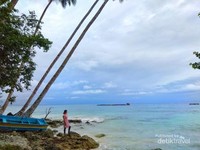 Pesona pantai Yendidori Pesona pantai Yendidori