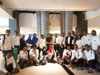 menara kembar terbuat dari timah menara kembar terbuat dari timah