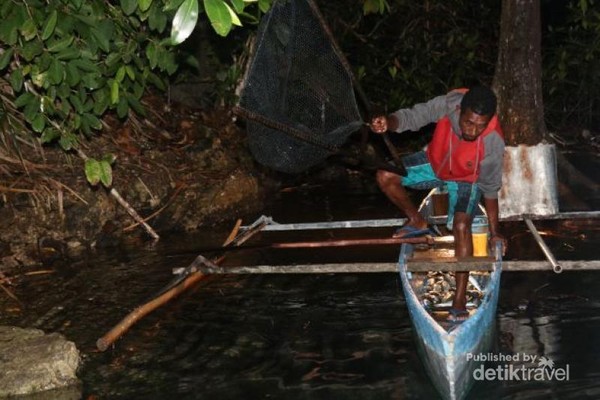 Ini Tradisi Menangkap Ikan Di Raja Ampat