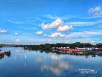 Panorama dari atas jembatan Sungai Carang Panorama dari atas jembatan Sungai Carang