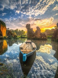 Refleksi langit pagi Refleksi langit pagi