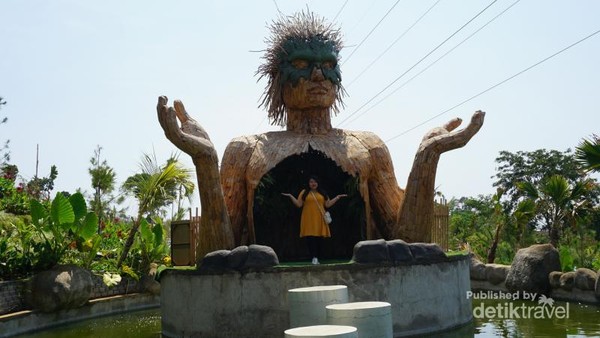 Dusun Semilir Tempat Wisata Mirip Borobudur Di Semarang