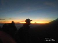 Kabut sebelum fajar menyingsing Kabut sebelum fajar menyingsing