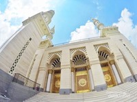 Masjid Suciati nampak megah dan cantik. Masjid Suciati nampak megah dan cantik.