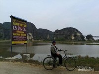 Berfoto sebelum bersepeda mengelilingi desa. Berfoto sebelum bersepeda mengelilingi desa.