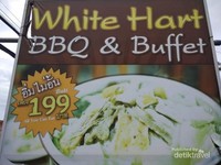 White Hard Resto dan makanan yang ditawarkannya. White Hard Resto dan makanan yang ditawarkannya.