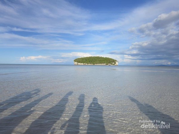 Keren Ini Pasir Timbul  di Raja Ampat