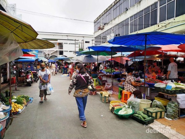 Suasana New Normal Pasar Tradisional Khon Kaen Thailand