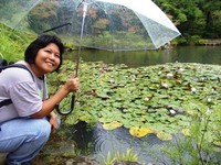 Befoto di tepi danau yang ada di Taman Isuien Nara. Befoto di tepi danau yang ada di Taman Isuien Nara.