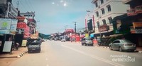Pusat Kota Luang Namtha yang sepi. Pusat Kota Luang Namtha yang sepi.