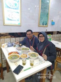 Santap malam di Resto Halal Yuhang District Santap malam di Resto Halal Yuhang District