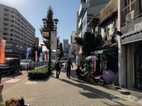 Salah satu sudut Kota Osaka di pagi hari sebelum warga lokal memulai aktivitasnya. Salah satu sudut Kota Osaka di pagi hari sebelum warga lokal memulai aktivitasnya.