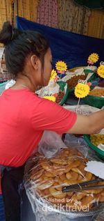 Berburu Manisan di Pasar Tradisional Laos