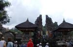 Kenangan di Pura Tirta Empul Bali