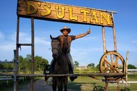 Wisata berkuda di Sultan Stable Palembang. Wisata berkuda di Sultan Stable Palembang.
