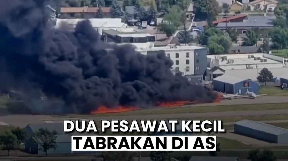 Detik-detik Pesawat Tabrakan di AS