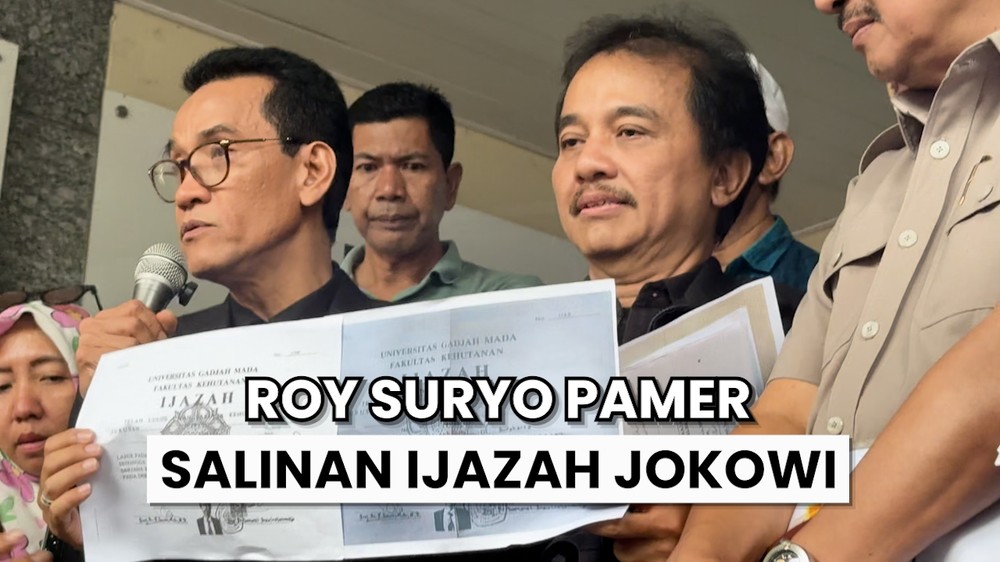  Momen Roy Suryo Pamer Salinan Ijazah Jokowi
