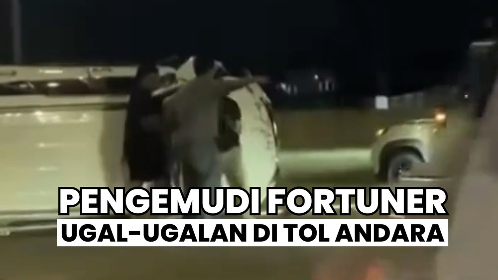 Ugal-ugalannya Fortuner Tabrak Agya di Andara