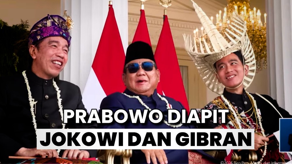 Momen Prabowo Diapit Jokowi dan Gibran 