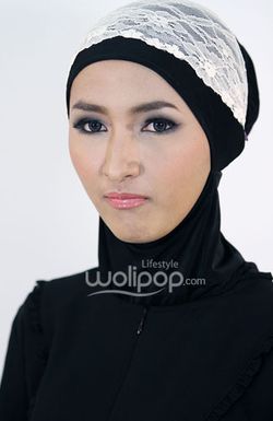 Tutorial Hijab untuk Tampil Elegan Saat Datang ke 