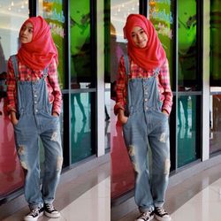 untuk face mist remaja Hijab Style: yang Stylish di Instagram Gaya Populer Shireeenz, Remaja
